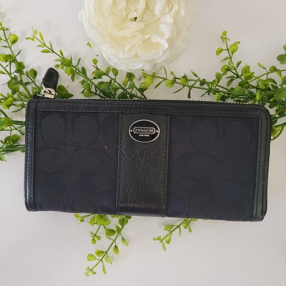 Coach New York  Legacy slim zip signature C's black canvas leather trim wallet - Picture 2 of 8
